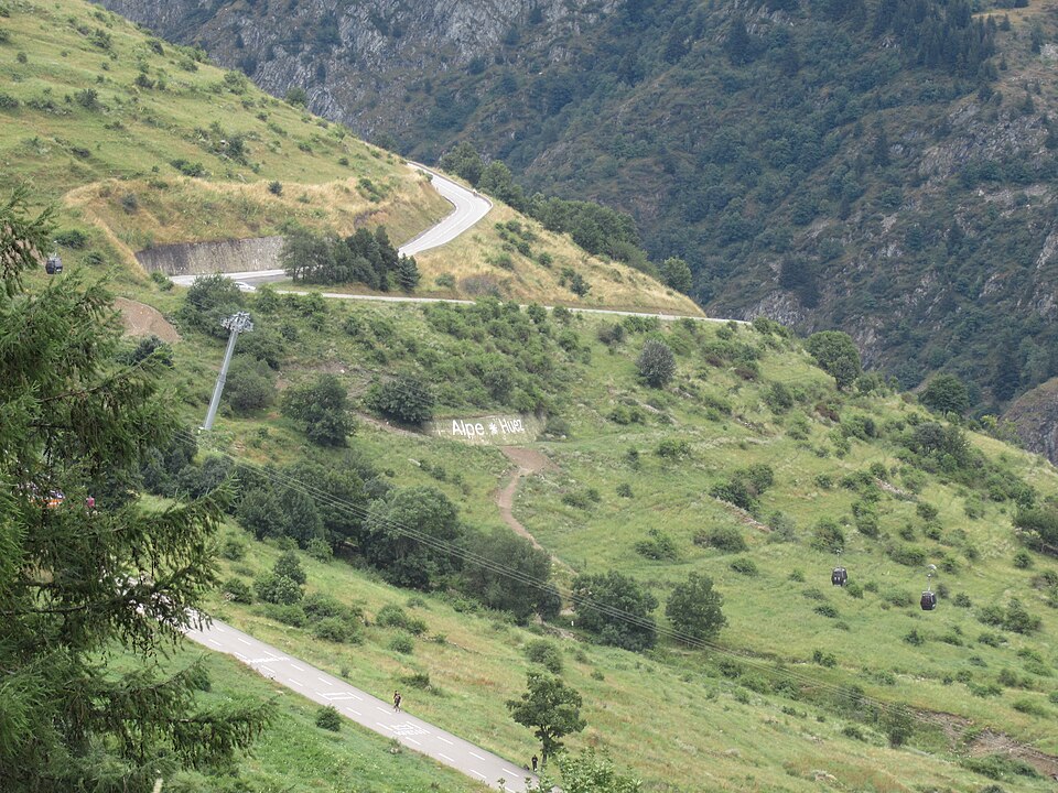 Les virages de l'Alpe d'Huez lors de l'étape finale du Tour de France Femmes 2024 (5184x3888)
